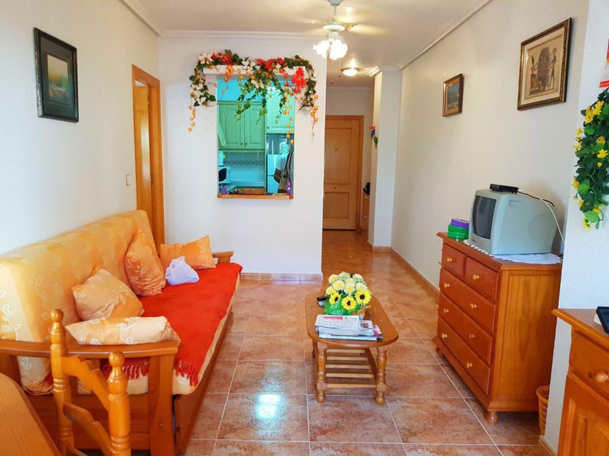 Sunny Appartment In The Center Torrevieja Buitenkant foto