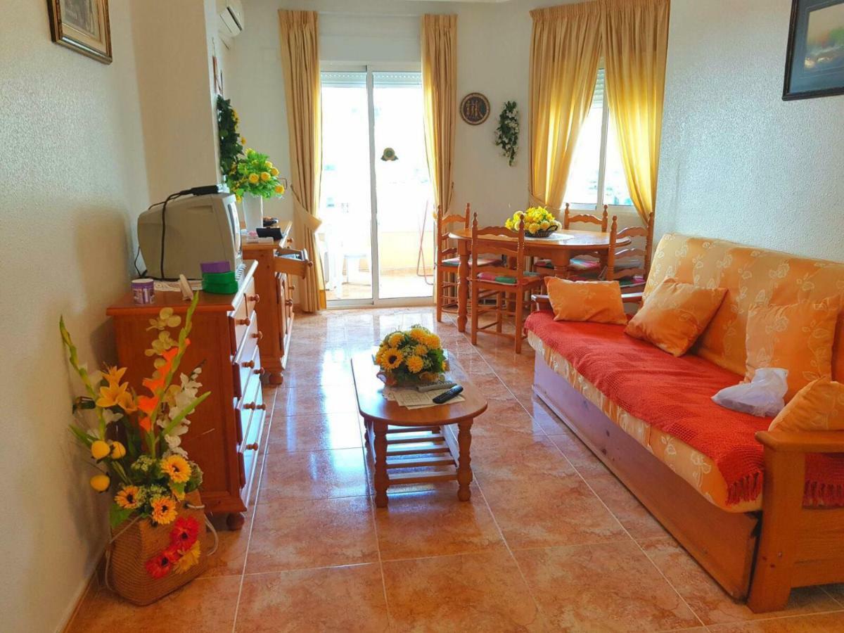 Sunny Appartment In The Center Torrevieja Buitenkant foto